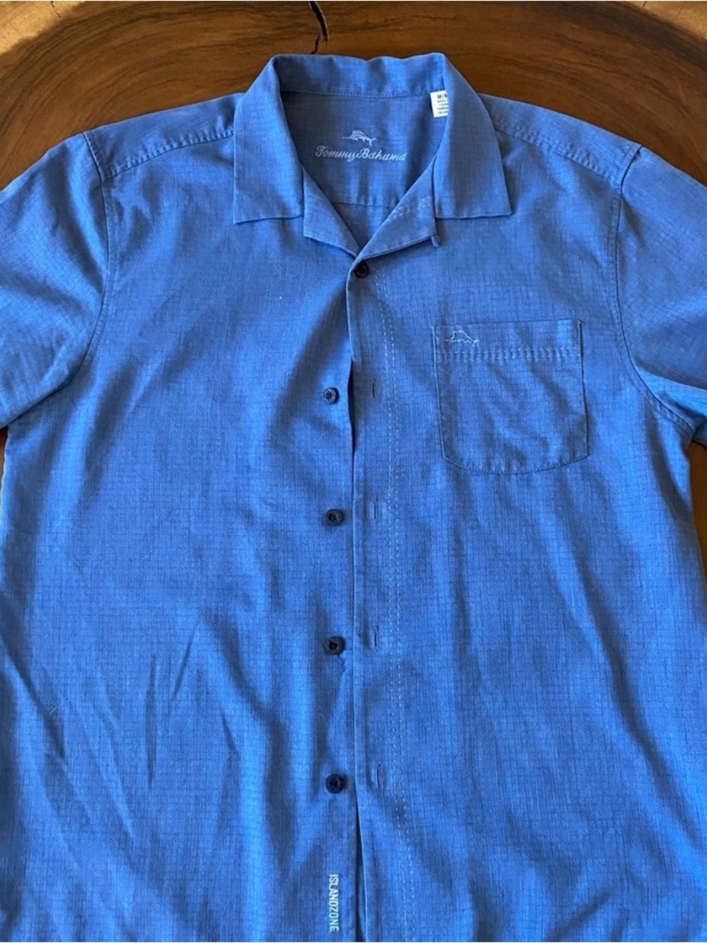 Tommy Bahama Coast Sand Shirt. Size Medium - Picture 2 of 4